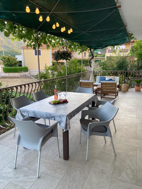 View (from property/room), Balcony/Terrace, Seating area, Dining area