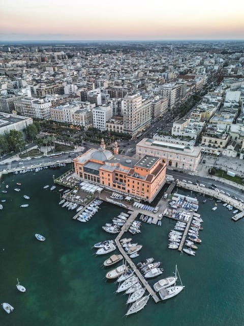 Nearby landmark, Activities, Bird's eye view, Evening entertainment, Entertainment, Location