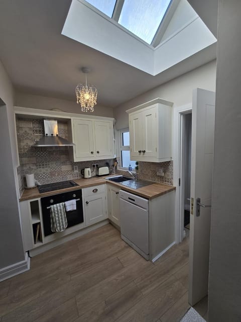 Galway City - 135 Bohermore House in Galway