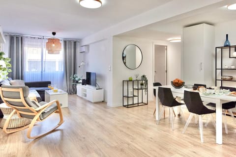 Living room, Seating area, Dining area