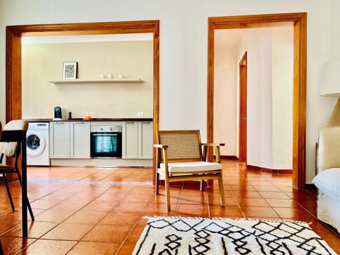 Kitchen or kitchenette, Living room, Dining area, oven, stove, toaster