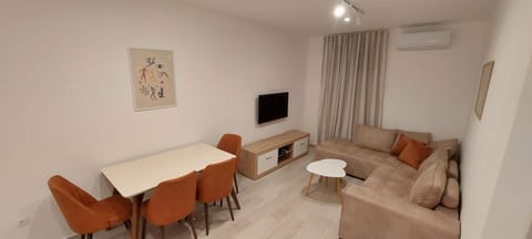 Living room, Dining area, air conditioner