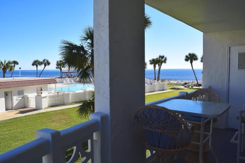 424 El Matador by Alicia Hollis Realtor Rentals - Open Now House in Okaloosa Island