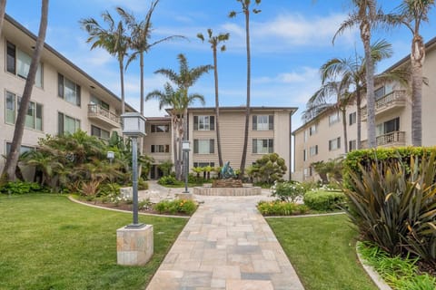 Beachfront Oasis - 30-Night Minimum Apartment in La Jolla