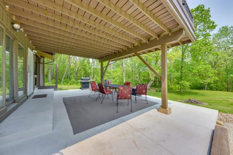 Wisconsin Vacation Rental Retreat with Deck House in Twin Lakes