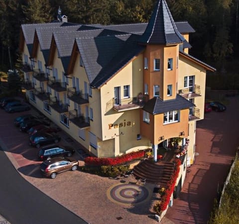 Property building, Day, Bird's eye view, Street view, Parking