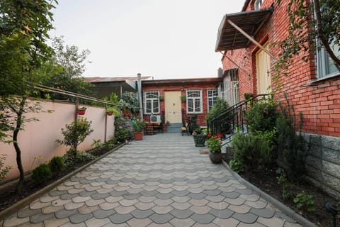 Property building, Spring, Day, Garden, Garden view