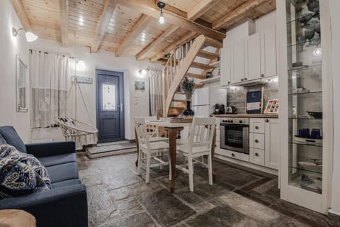 Living room, Dining area, kitchen