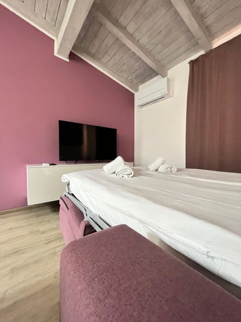 TV and multimedia, air conditioner