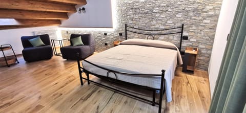 Bed, Living room, Photo of the whole room, Bedroom