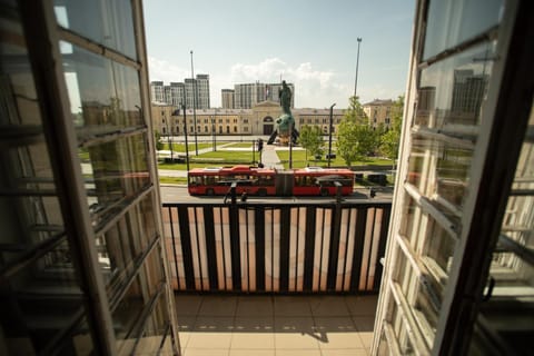 View (from property/room), Balcony/Terrace, City view