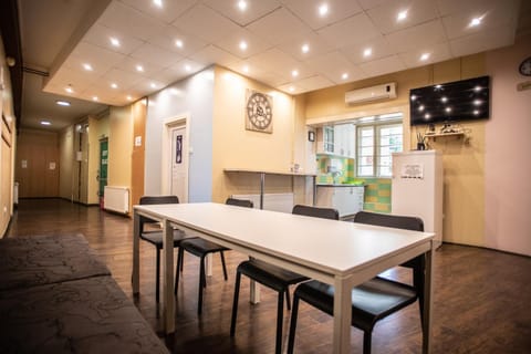 Communal lounge/ TV room, Living room, Seating area