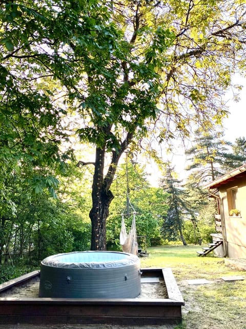 Natural landscape, Garden, Garden, Hot Tub, Garden view, Swimming pool