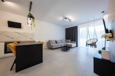 Communal lounge/ TV room, TV and multimedia, Balcony/Terrace, Kitchen or kitchenette, kitchen