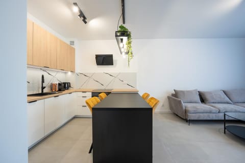 Communal lounge/ TV room, Kitchen or kitchenette, Living room, dishwasher, minibar, kitchen