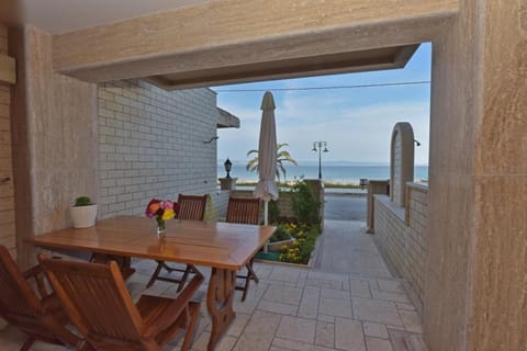 Patio, Balcony/Terrace, Beach