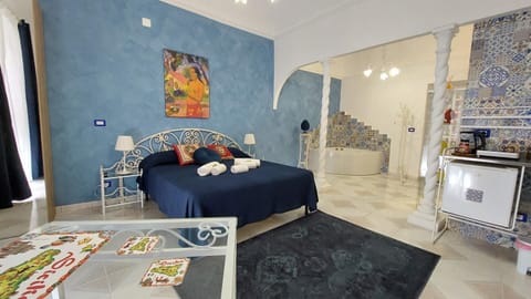 Kitchen or kitchenette, Living room, Photo of the whole room, Seating area, Bedroom, stove