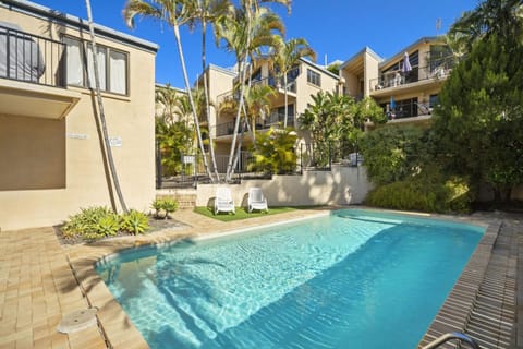 Property building, Swimming pool, Swimming pool