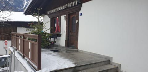 Property building, Day, Winter, Balcony/Terrace