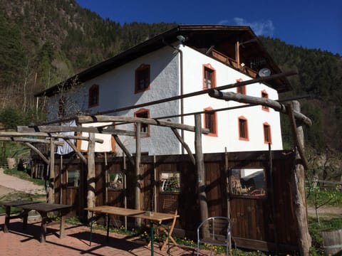 Facade/entrance, Mountain view