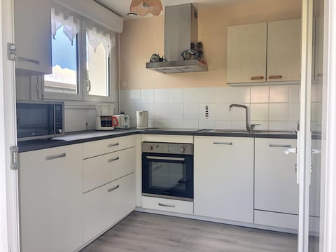 Maison paisible proche de la plage avec jardin et équipements complets - FR-1-361-491 House in Jullouville