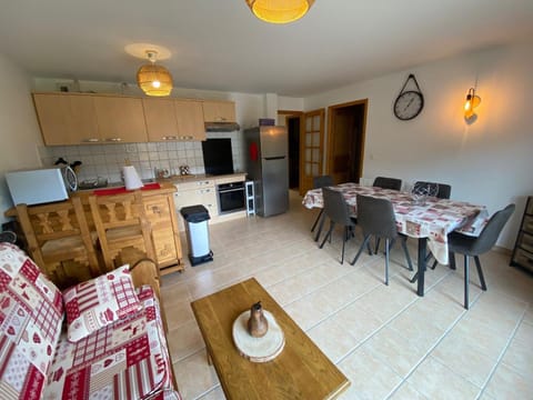 Charmant T2 + cabine avec balcon orienté sud à Saint-Jean-de-Sixt, proche de La Clusaz - FR-1-459-209 Cabin in La Clusaz