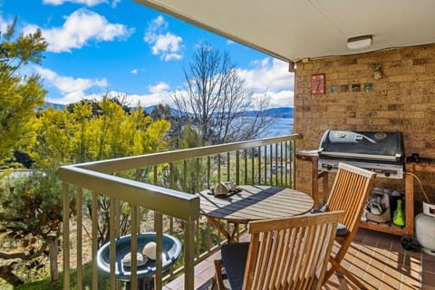 Patio, BBQ facilities, Balcony/Terrace, Mountain view