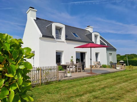 Maison traditionnelle et moderne avec vue mer House in Plobannalec-Lesconil