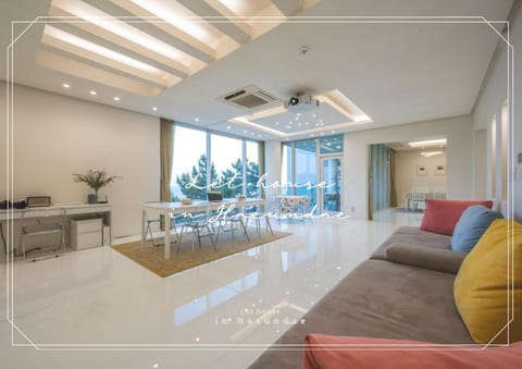 Living room, Sea view