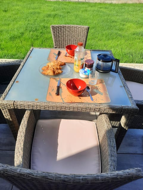 Patio, Garden, Garden, Garden view, Garden view, Lunch