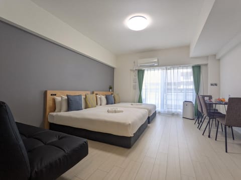 Bed, Photo of the whole room, Dining area, Bedroom
