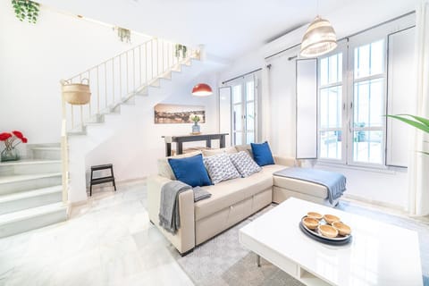 Living room, Photo of the whole room, Dining area