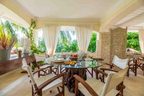 Patio, Dining area, Garden view