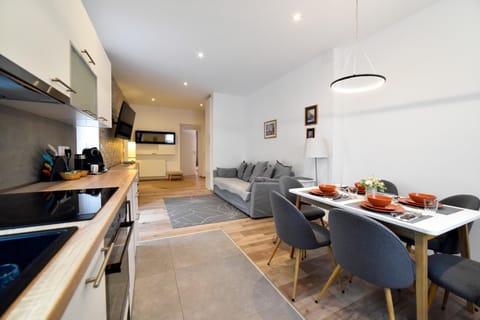 Kitchen or kitchenette, Living room, Dining area