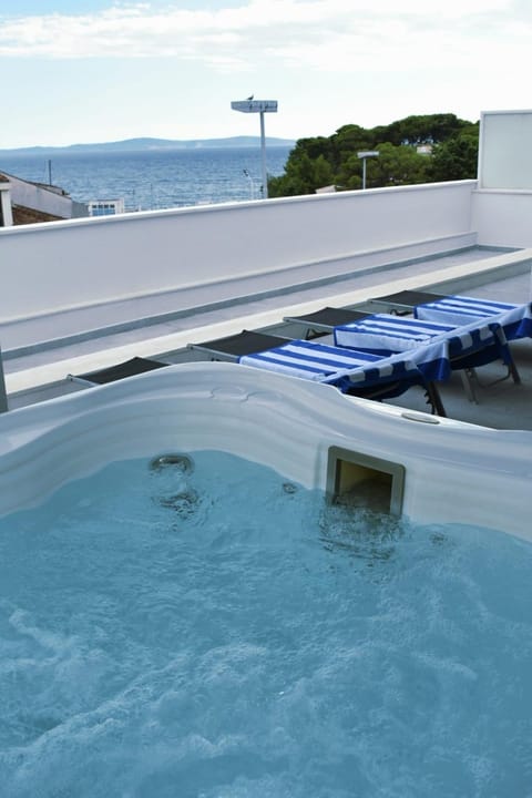 Day, Hot Tub, Sea view, sunbed