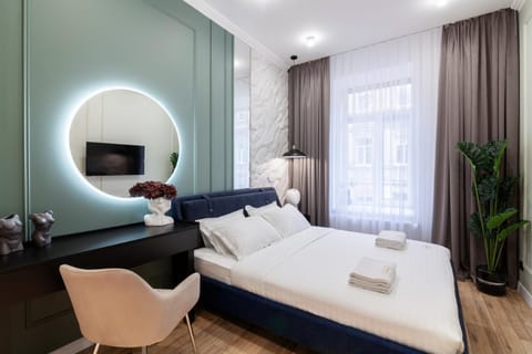 Bed, TV and multimedia, Photo of the whole room, Bedroom, towels