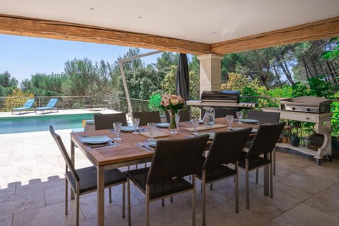 Patio, Day, Balcony/Terrace, Dining area, Pool view, Swimming pool, sunbed