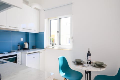 Kitchen or kitchenette, Dining area, pet friendly