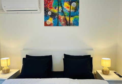 Bedroom, air conditioner