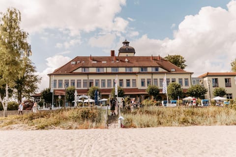 Property building, Beach, Beach, Location