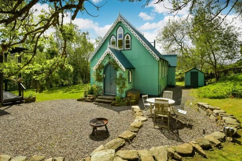 The Tabernacle, Design-led Converted Chapel with Hot Tub, Highland Perthshire House in Scotland