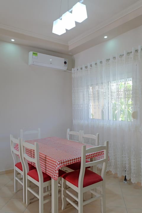 Seating area, air conditioner