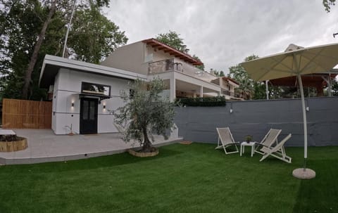 Property building, Garden view