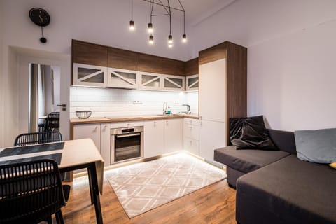 Kitchen or kitchenette, Living room, Seating area, pet friendly, stove