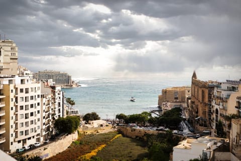 Entire Luxury Sliema Townhouse Steps from Beach House in Sliema