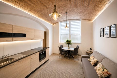 Living room, Dining area, internet, microwave, oven, pet friendly, stove, kitchen