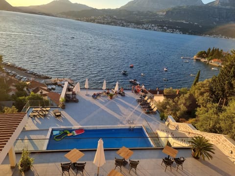 Pool view, Swimming pool