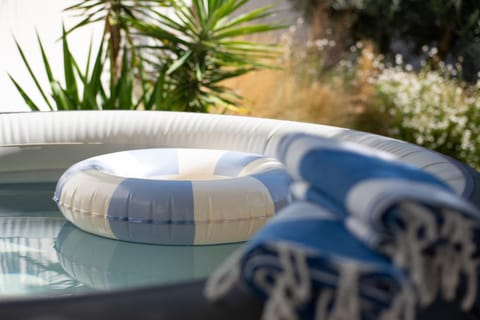 Garden, Hot Tub, Garden view