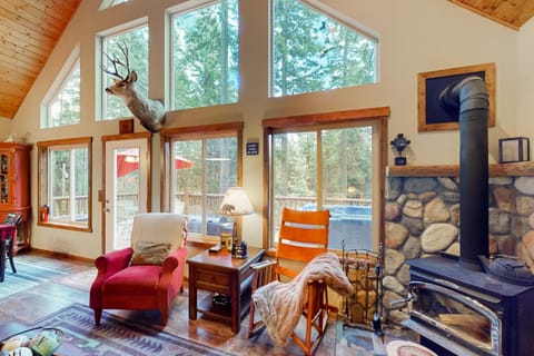 Pine-Loch Sun Retreat House in Roslyn