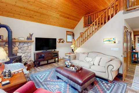 Pine-Loch Sun Retreat House in Roslyn